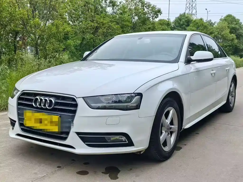 Audi A4L 2015 — фото 1