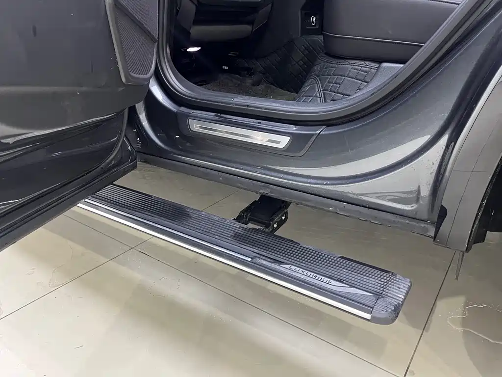 Audi Q5L Sportback 2025 — фото 14