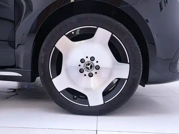 Mercedes-Benz V-Class 2025