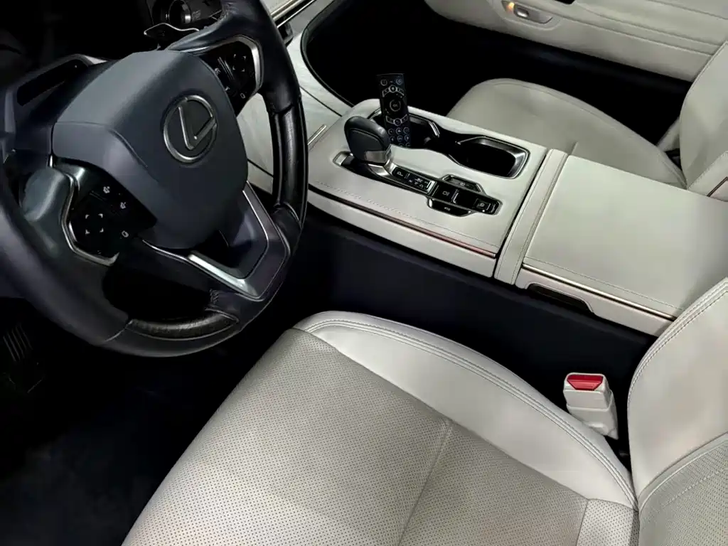 Lexus LM 2023 — фото 11