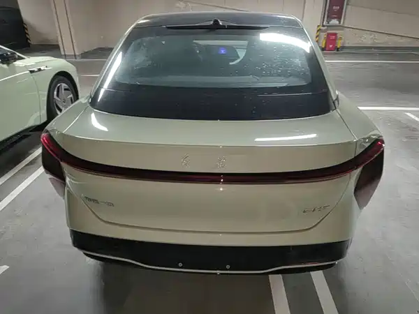 Hongqi EH7 2026