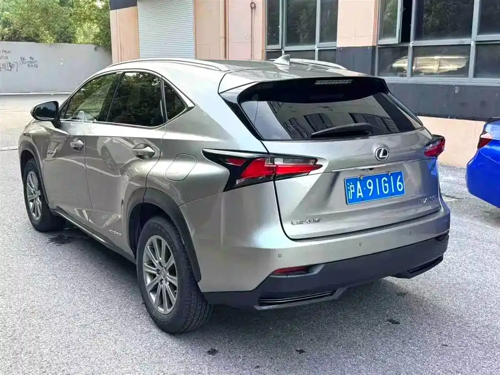 Lexus NX 2016 — фото 11