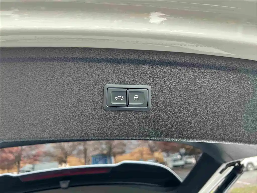 Audi Q5L 2022 — фото 27