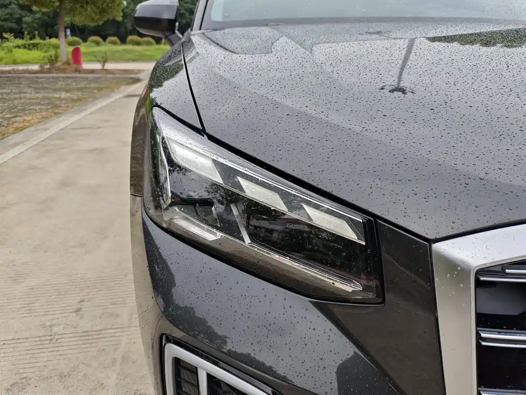 Audi Q2L 2023 — фото 10