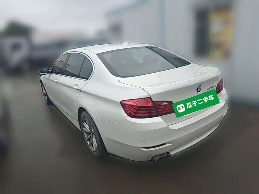 BMW 5 Series 2015 — фото 9