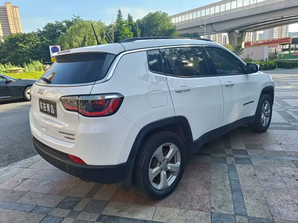 Jeep Compass 2018 — фото 14