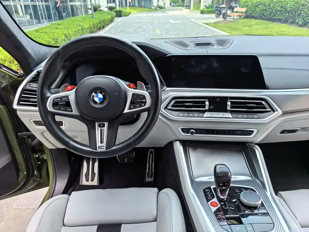 BMW X6 M 2022 — фото 41