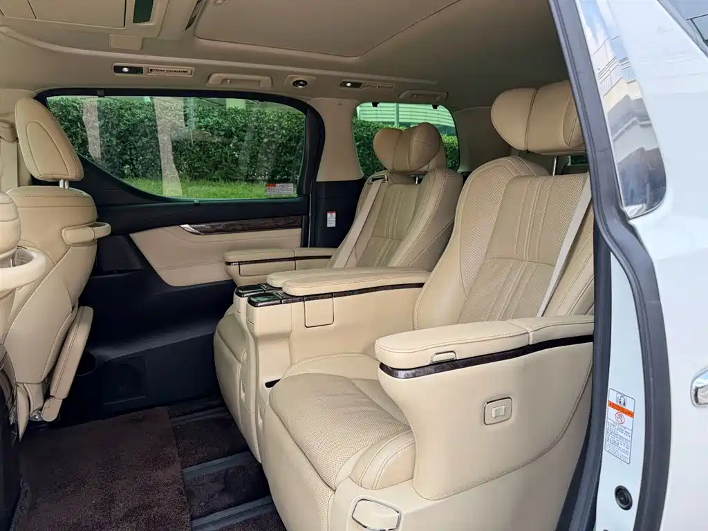 Toyota Alphard 2020 — фото 10