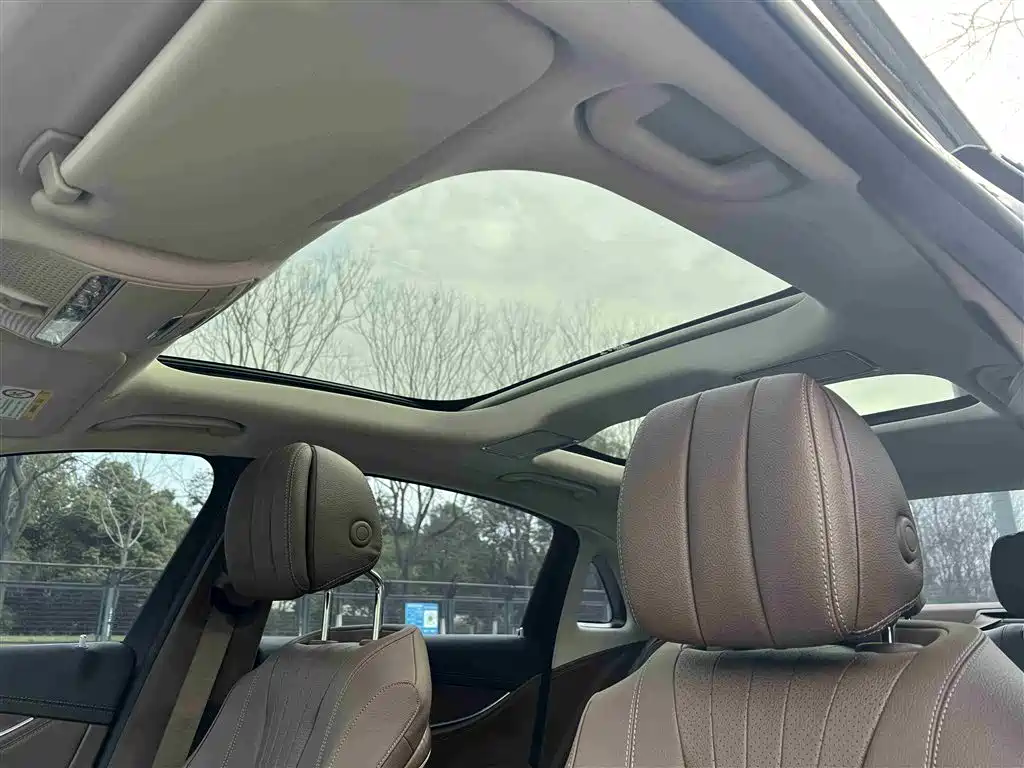 Mercedes-Benz E-Class 2022 — фото 25
