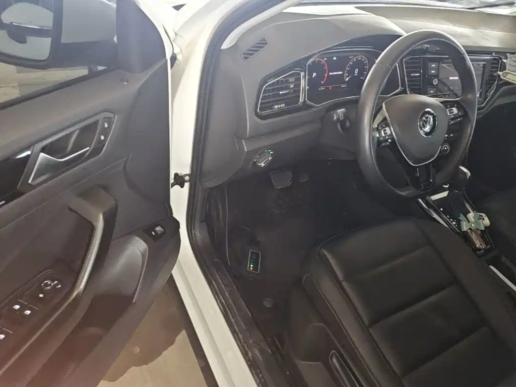 Volkswagen T-Roc 2020 — фото 16