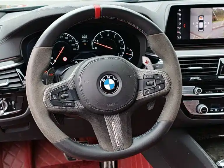 BMW 5 Series 2019 — фото 11