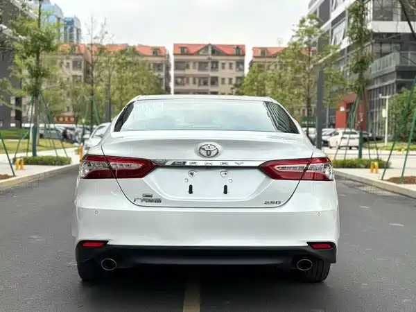 Toyota Camry 2021