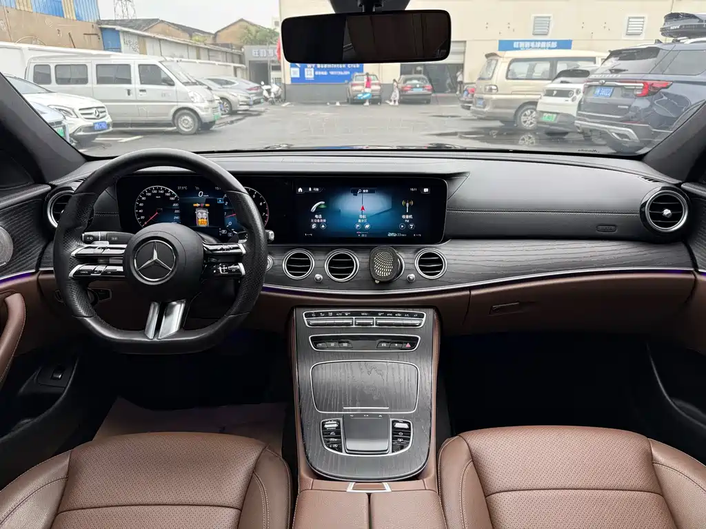 Mercedes-Benz E-Class 2022 — фото 10