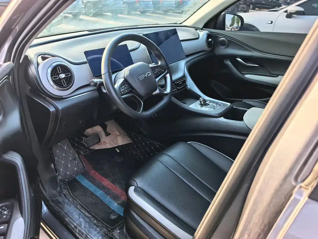 BYD Seal 05 DM-i 2025 — фото 4