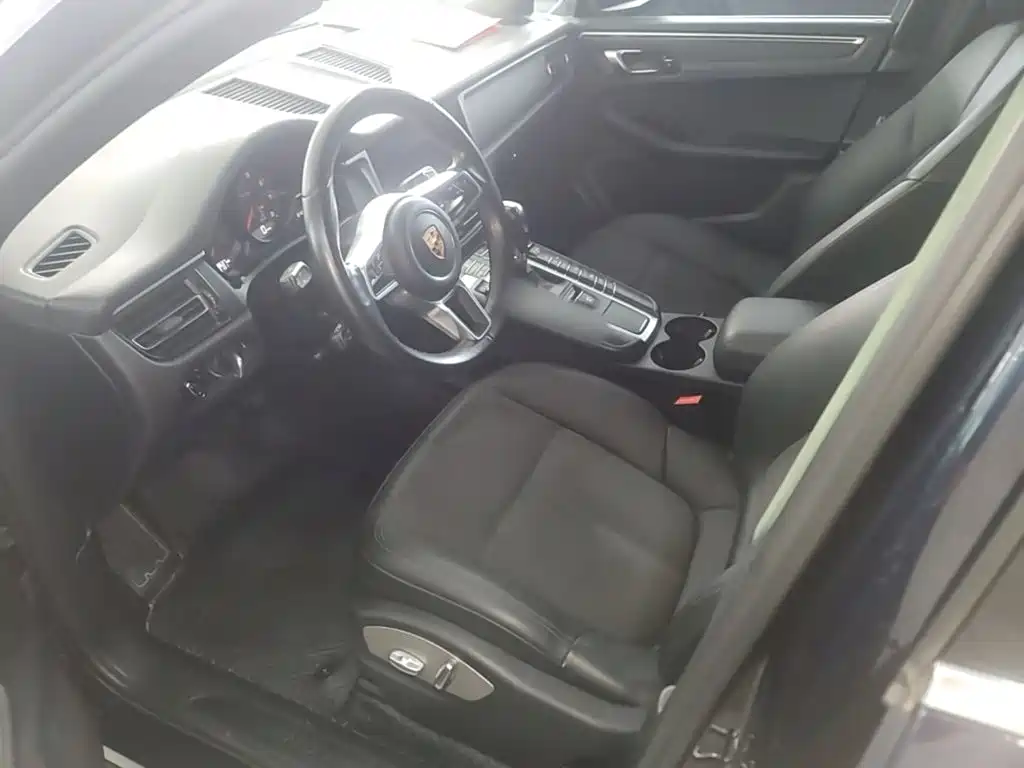 Porsche Macan 2019 — фото 15