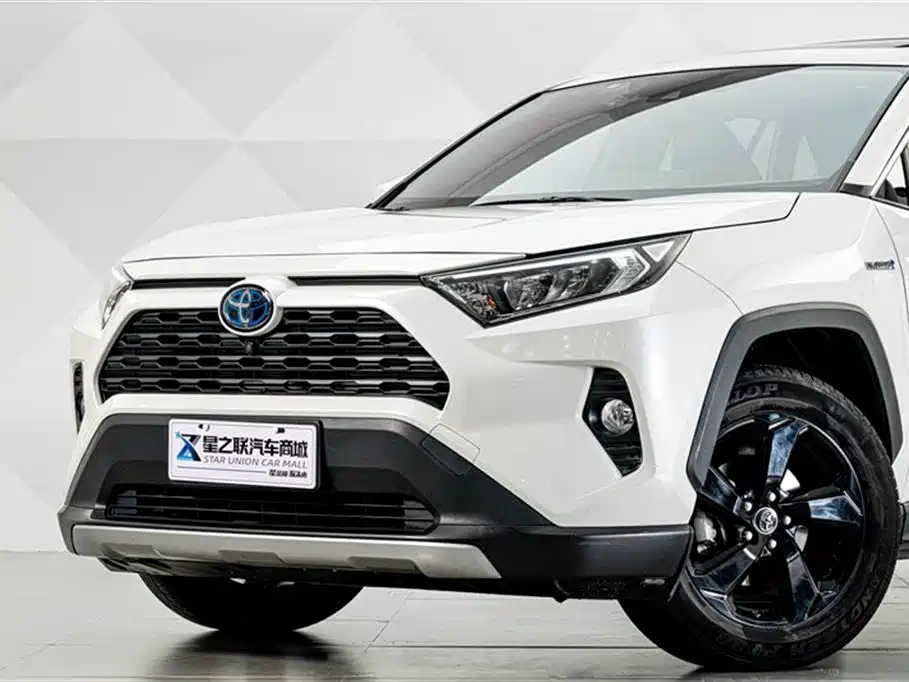 Toyota RAV4 2021 — фото 2