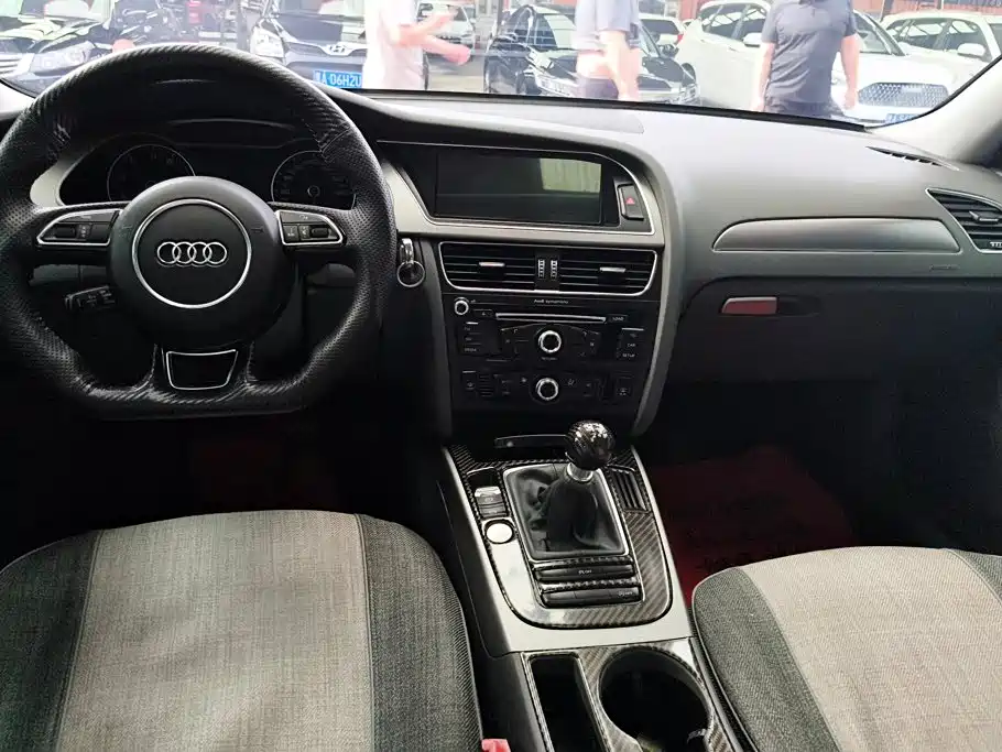 Audi A4L 2014 — фото 12