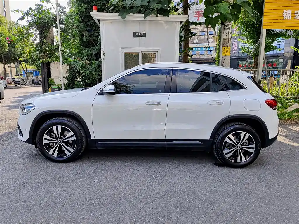 Mercedes-Benz GLA 2023 — фото 3
