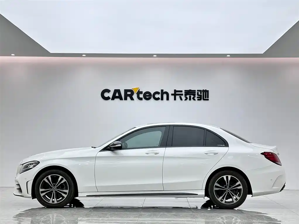 Mercedes-Benz C-Class 2019 — фото 2