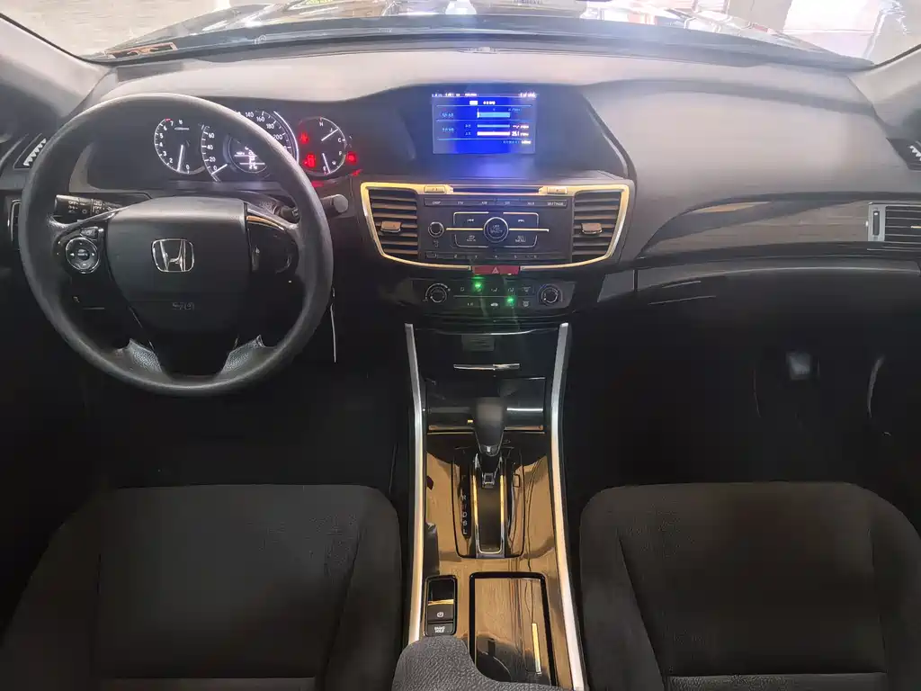 Honda Accord 2018 — фото 9