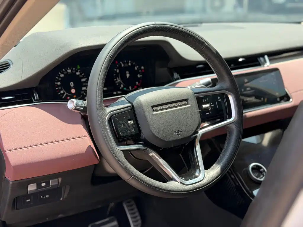 Land Rover Evoque 2023 — фото 21