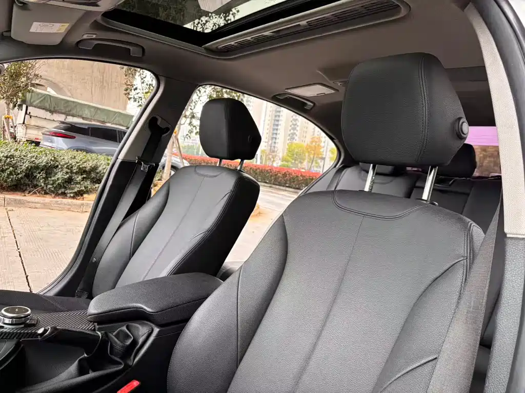 BMW 3 Series 2017 — фото 15