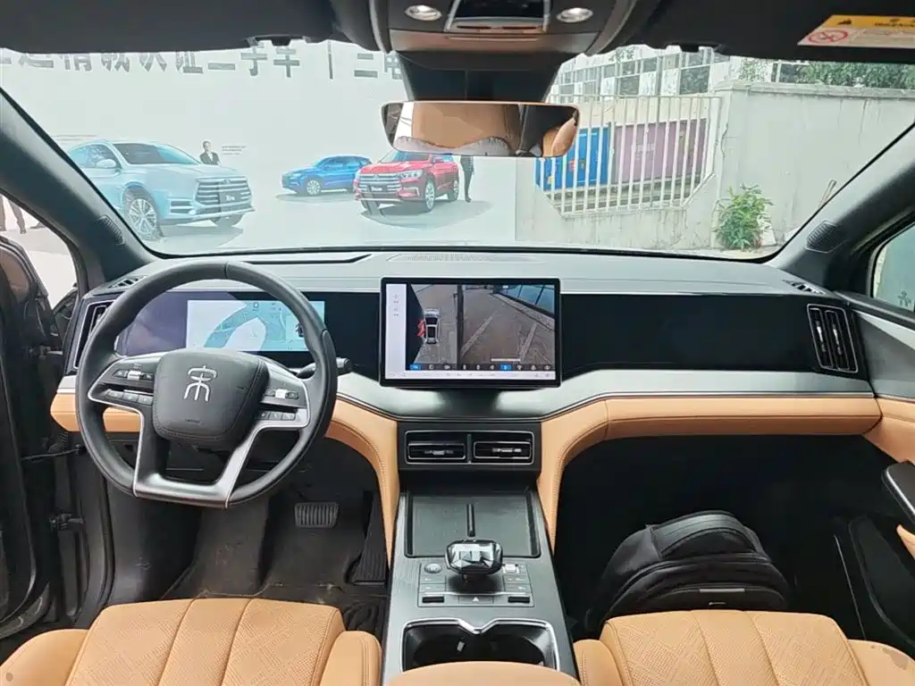 BYD L DM-i 2025 — фото 10