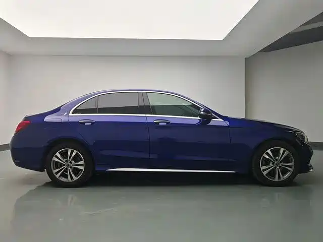 Mercedes-Benz C-Class 2018 — фото 18