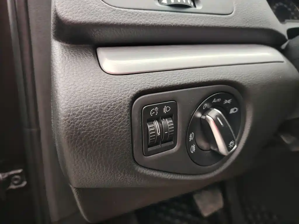 Volkswagen Sharan 2017 — фото 20