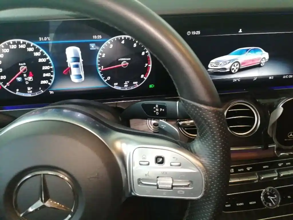 Mercedes-Benz E-Class 2019 — фото 14