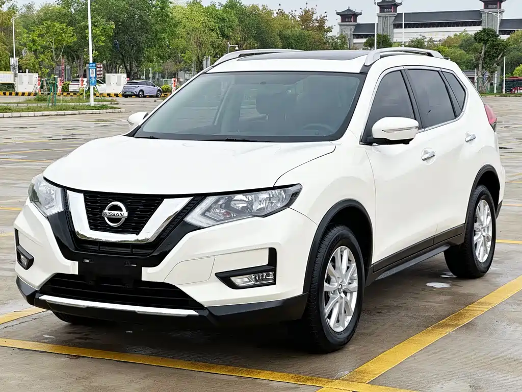 Nissan X-Trail 2018 — фото 1