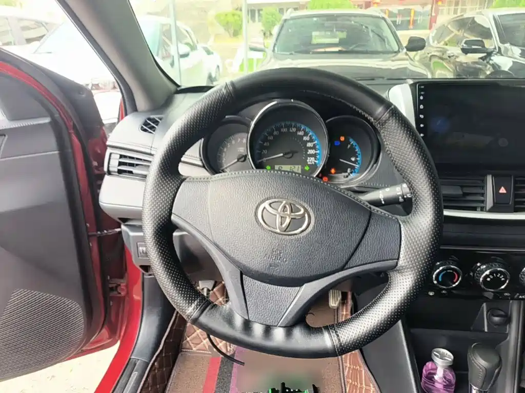 Toyota Yaris L 2019 — фото 11