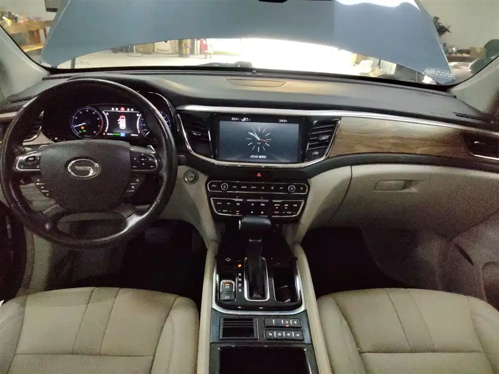 GAC Motor Trumpchi GS8 2017 — фото 6