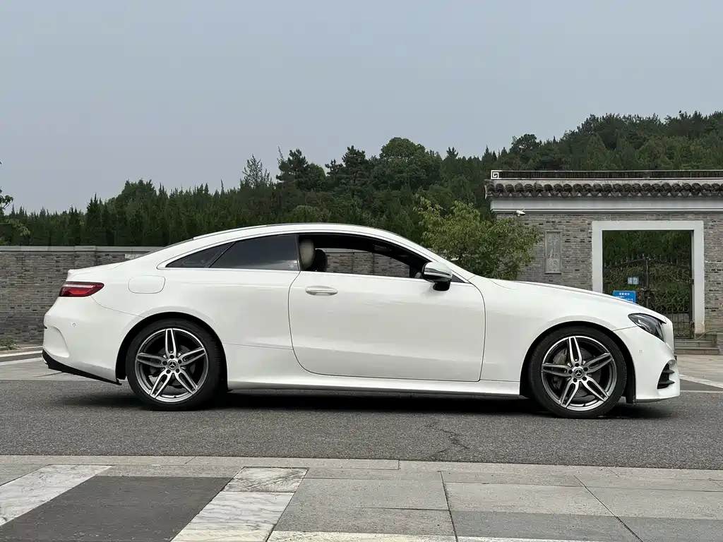 Mercedes-Benz E-Class 2018 — фото 13