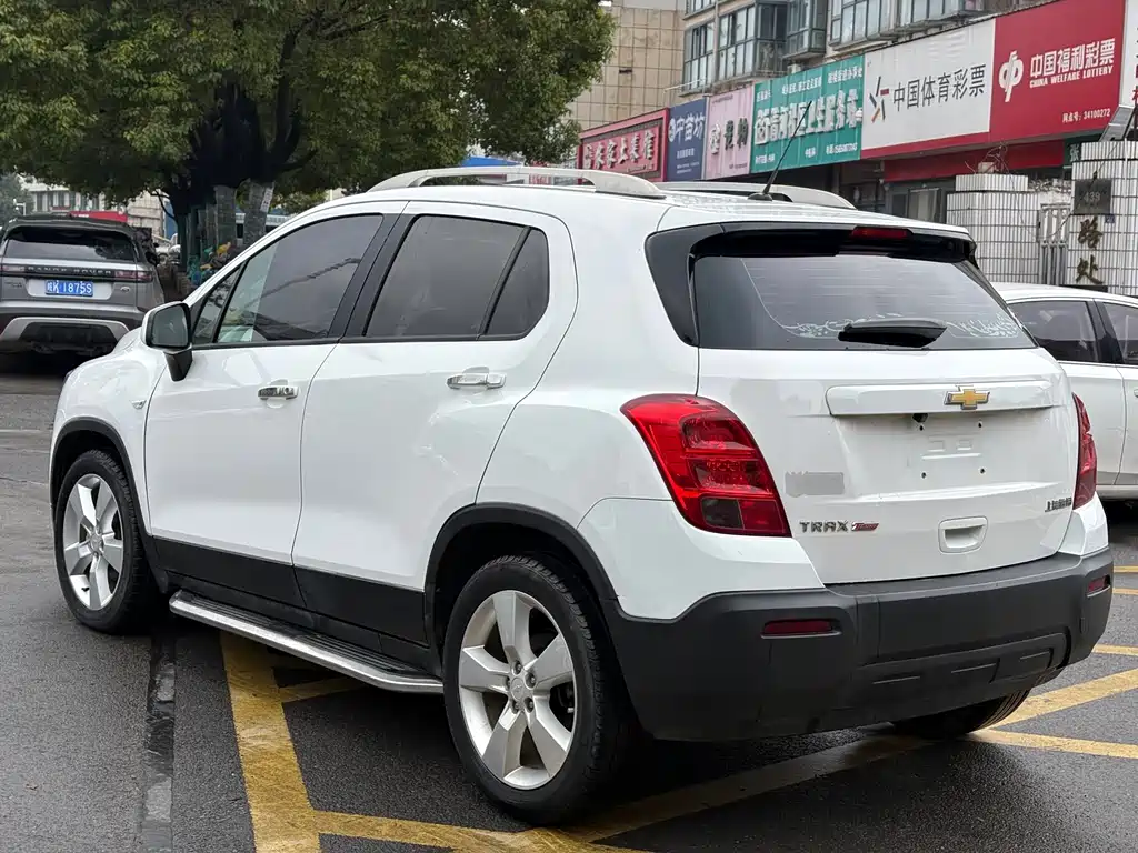 Chevrolet Trax 2015 — фото 12