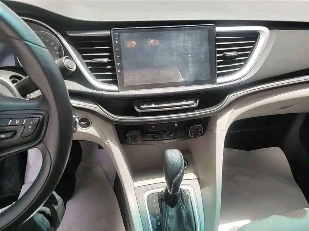 Buick Excelle 2017 — фото 13