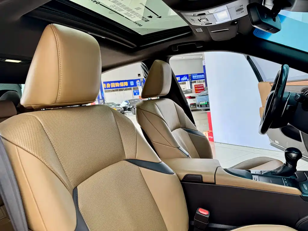 Lexus ES 2020 — фото 14