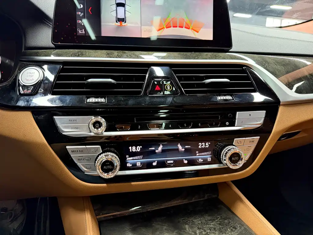 BMW 6 Series GT 2019 — фото 16