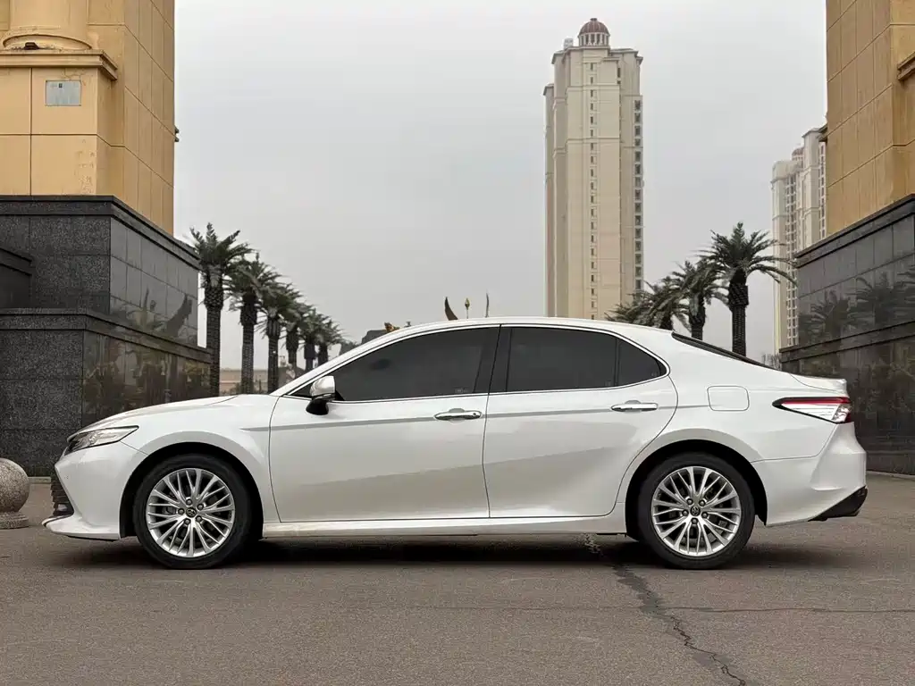 Toyota Camry 2019