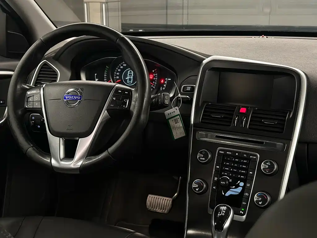 Volvo XC60 2014 — фото 13