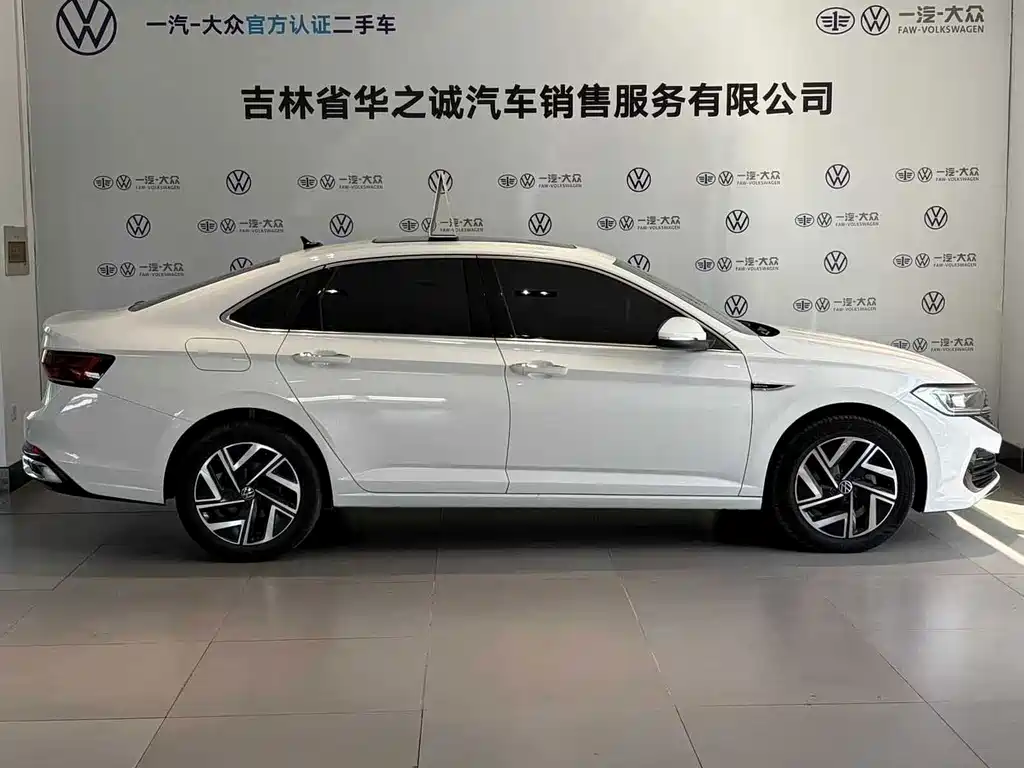 Volkswagen Sagitar 2023