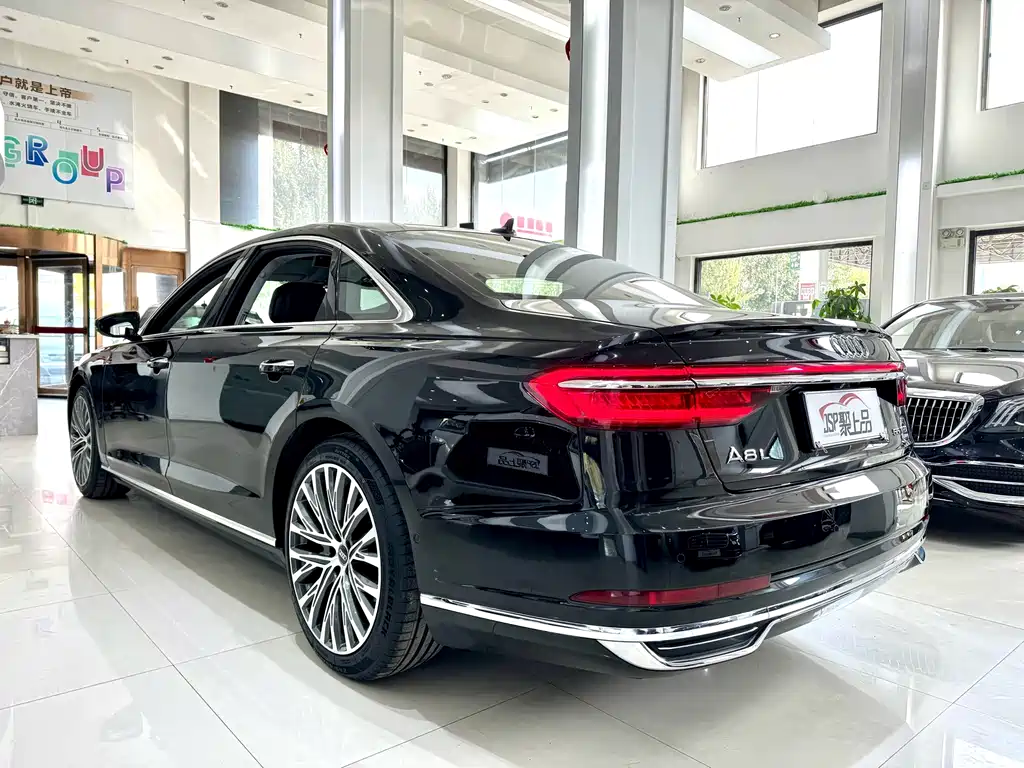 Audi A8 2019 — фото 23