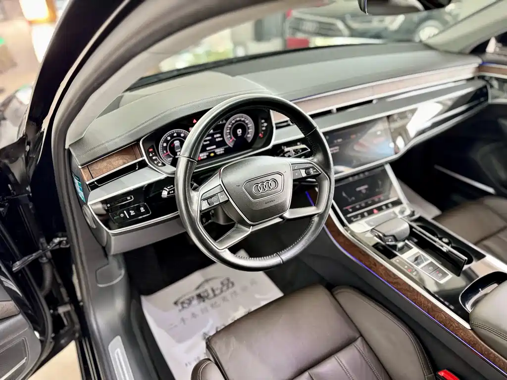 Audi A8 2019 — фото 8