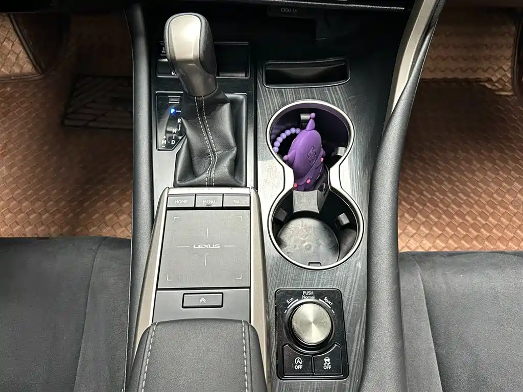 Lexus RX 2020 — фото 15