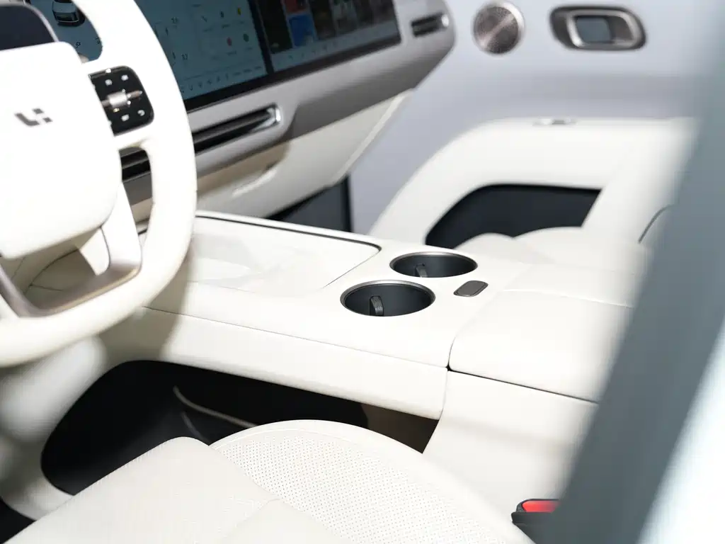 Li Auto i8 2025 — фото 17