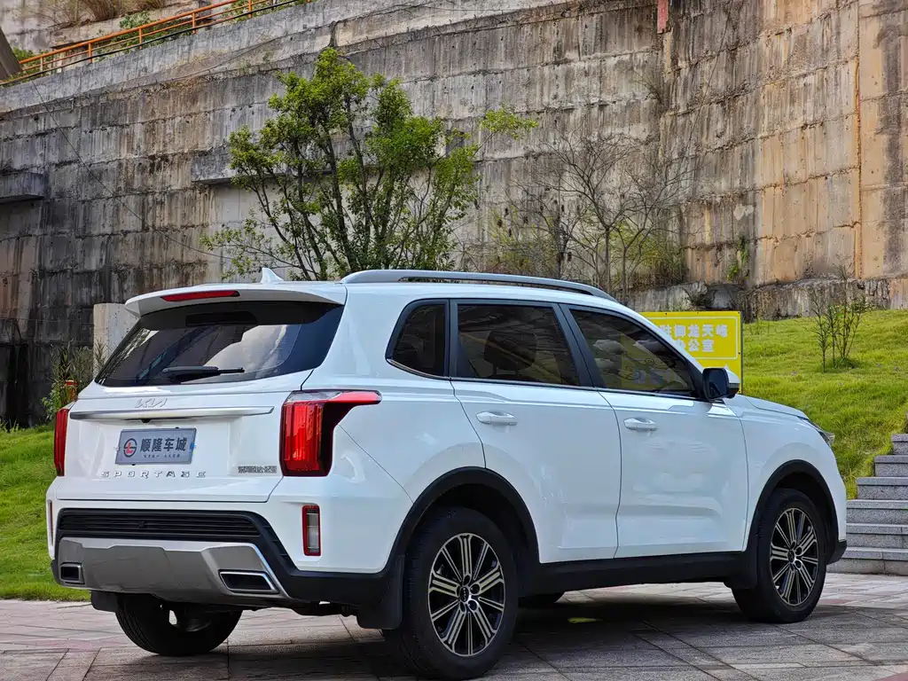 Kia Sportage 2022 — фото 15