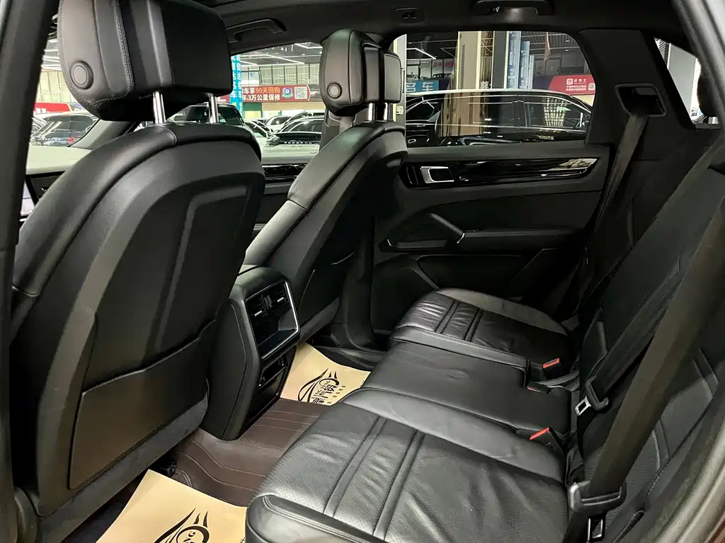 Porsche Cayenne 2018 — фото 15