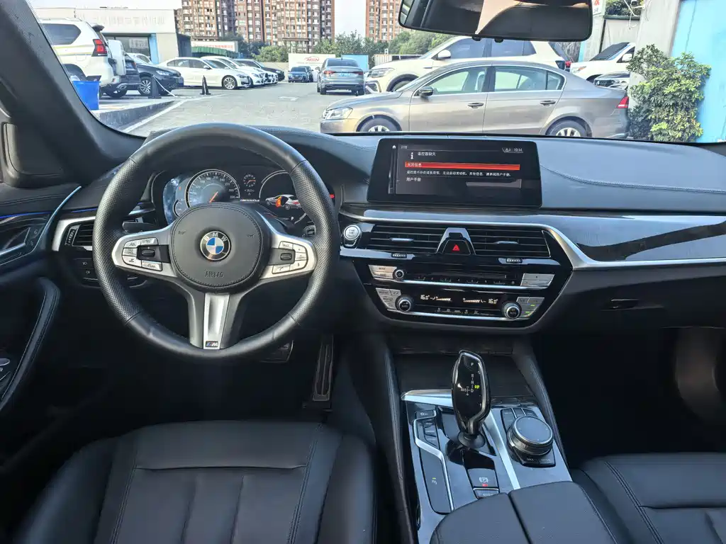 BMW 5 Series 2018 — фото 15