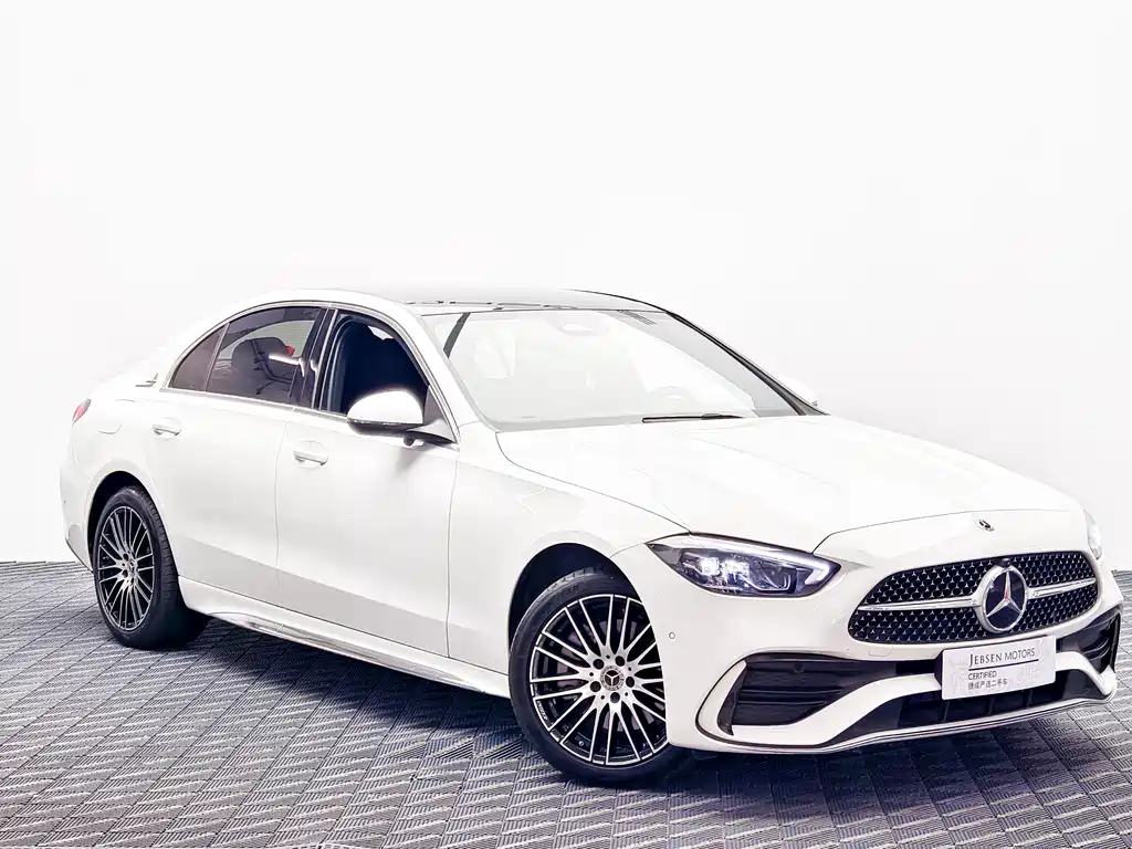 Mercedes-Benz C-Class 2024 — фото 3