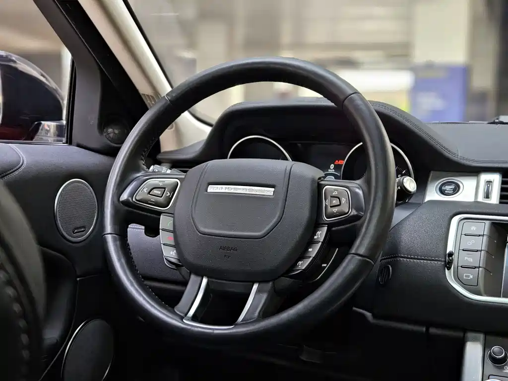 Land Rover Evoque 2017 — фото 11